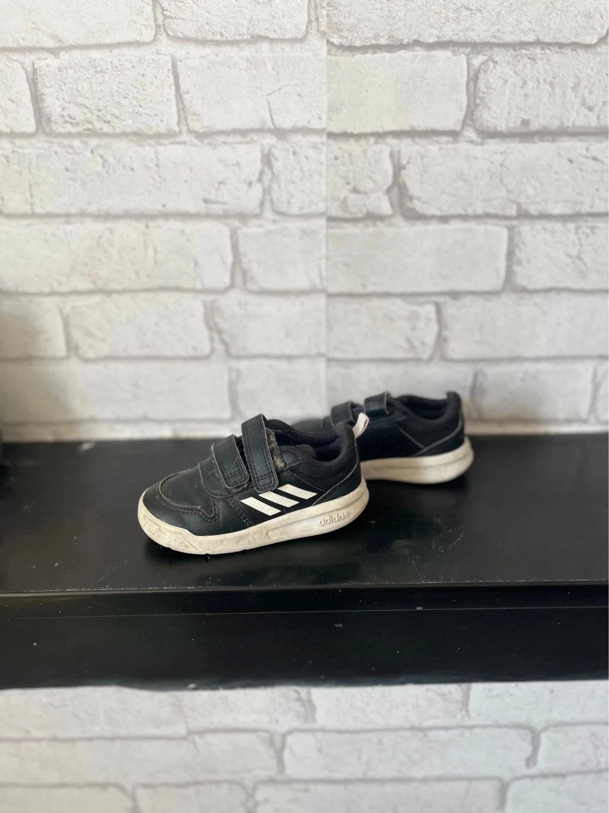 Baskets Adidas baby zwart – Maat 22 – Goede staat – photo 2